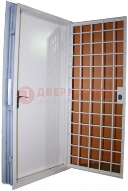 Белая стальная бронированная дверь с нитроэмалью ДБ-7 в Балашихе