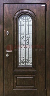 Темная филенчатая железная дверь со стеклом и ковкой ДСК-102 в Балашихе