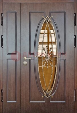 Полуторная металлическая дверь со стеклом и ковкой ДСК-108 в Балашихе