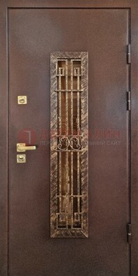 Металлическая дверь с порошковым напылением со стеклом и ковкой ДСК-110 в Балашихе