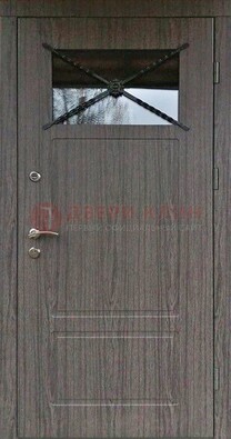 Уличная дверь со стеклом и ковкой вверху ДСК-190 в Балашихе