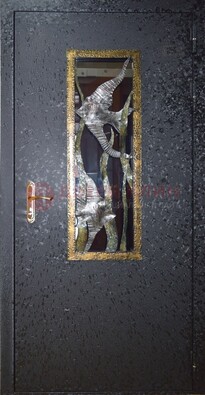 Металлическая дверь со стеклом и ковкой ДСК-82 для крыльца в Балашихе