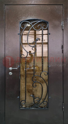 Металлическая дверь со стеклом и ковкой ДСК-95 для магазина в Балашихе