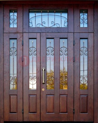 Коричневая парадная дверь с виноритом и ковкой ДВТ-168 в Балашихе