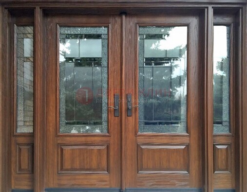 Распашная стальная дверь с массивом с витражом и фрамугами ВЖ-21 в Балашихе