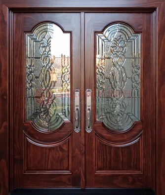 Классическая железная дверь с массивом дуба для входа ВЖ-23 в Балашихе